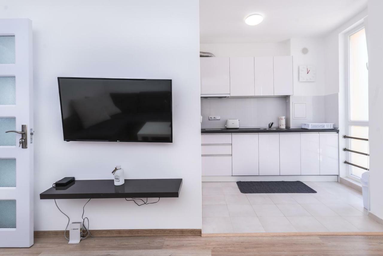 Cinecitta - One Bedroom Lion'S Bridge Apartment Софія Екстер'єр фото
